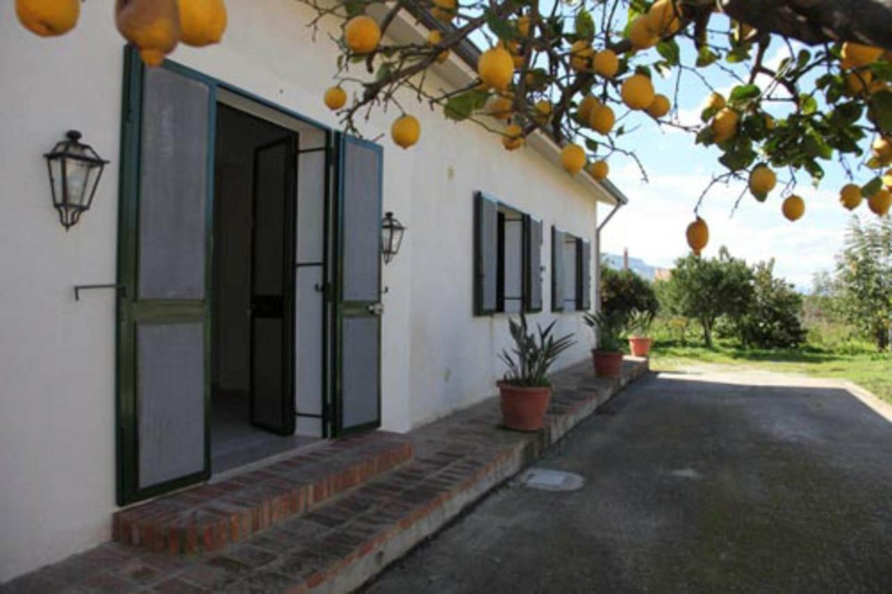 La Casa Tra I Limoni Di Rosmarino Park It083O84B59Cp6Px5J Villa SantʼAgata di Militello Kültér fotó